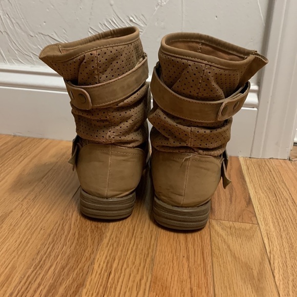 Slouchy Tan‎ Boho Boot - Picture 4 of 6